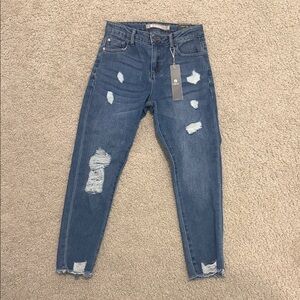 Tractr Distressed Ankle Jeans in Blue